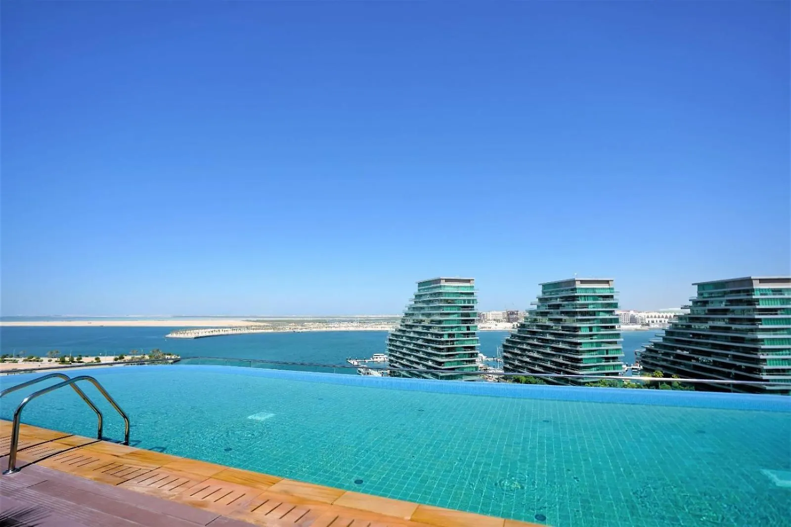 Lejlighed Studio In Al Hadeel Hosted By Voyage Abu Dhabi